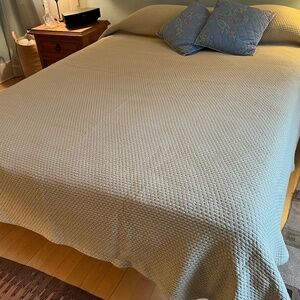 LLBean Matelasse Ivory Coverlets - Queen size